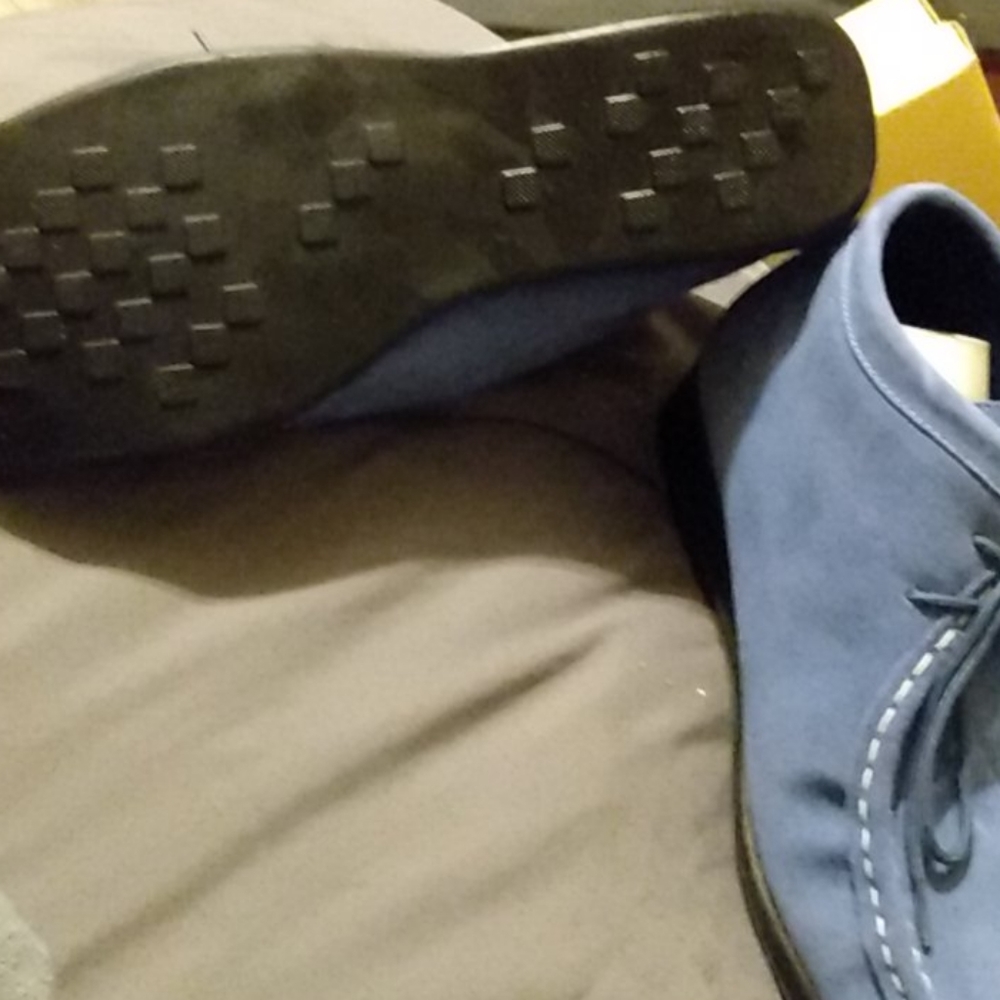 Shoes - Picture 2 of 4